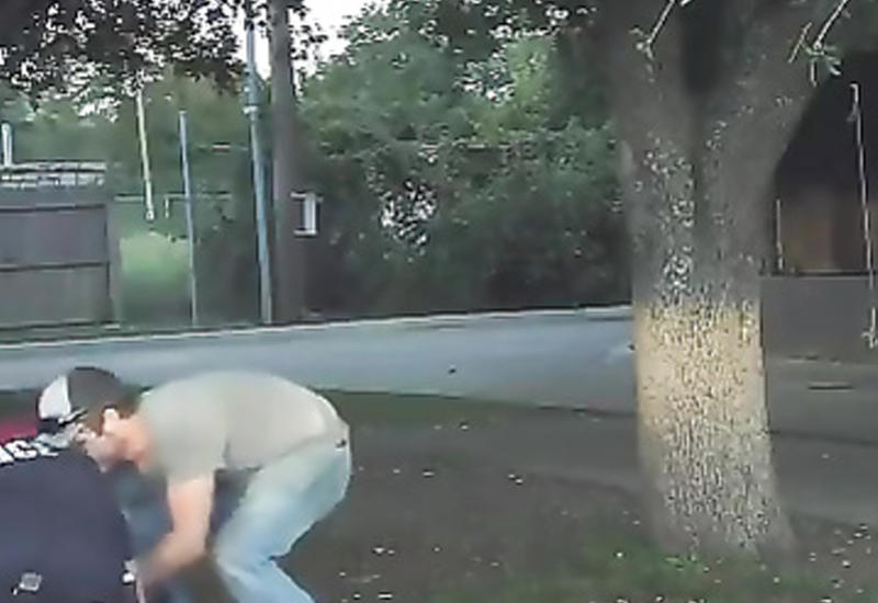 Полицейский в США спас 3-летнему мальчику жизнь до приезда скорой