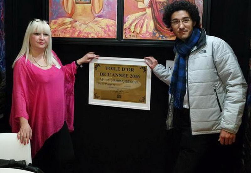 Азербайджанская художница представила свои картины в Лувре