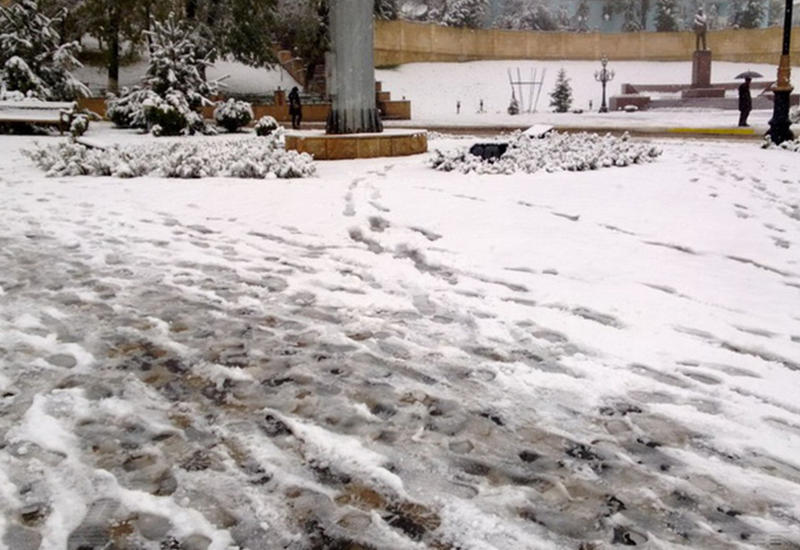 Azərbaycana qar yağır