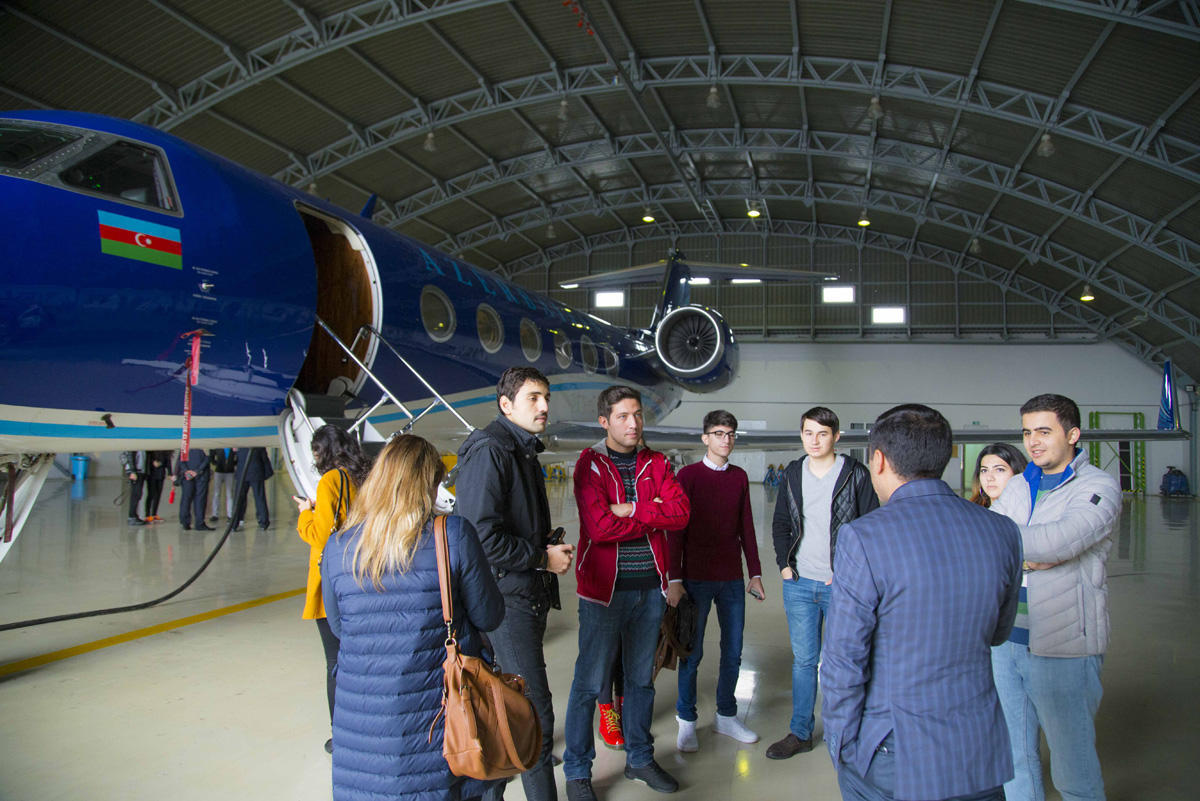 Студенты университета ADA побывали на экскурсии в Международном аэропорту Гейдар Алиев