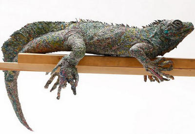 Невероятно реалистичные скульптуры животных из газеты <span class="color_red">- ФОТО</span>