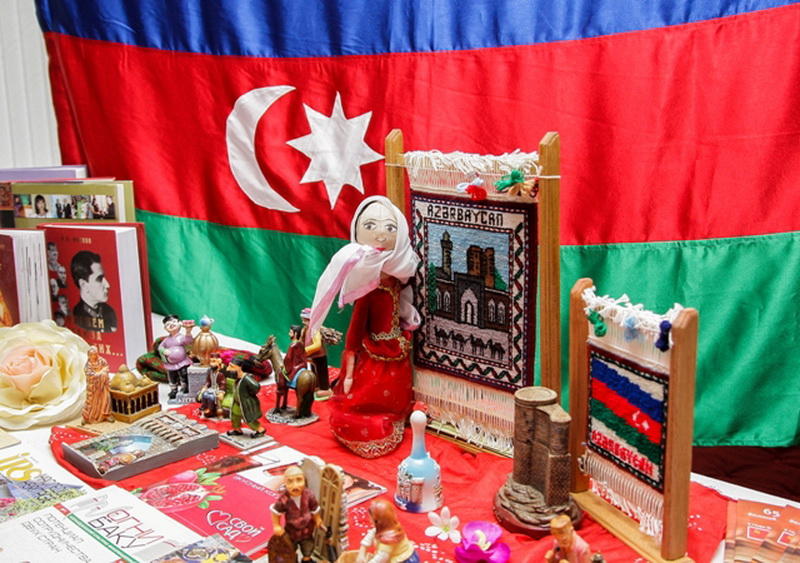 Азербайджанцы Красноярска отметили Праздник граната