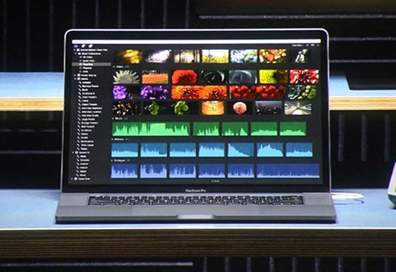 Apple представила MacBook с двумя дисплеями