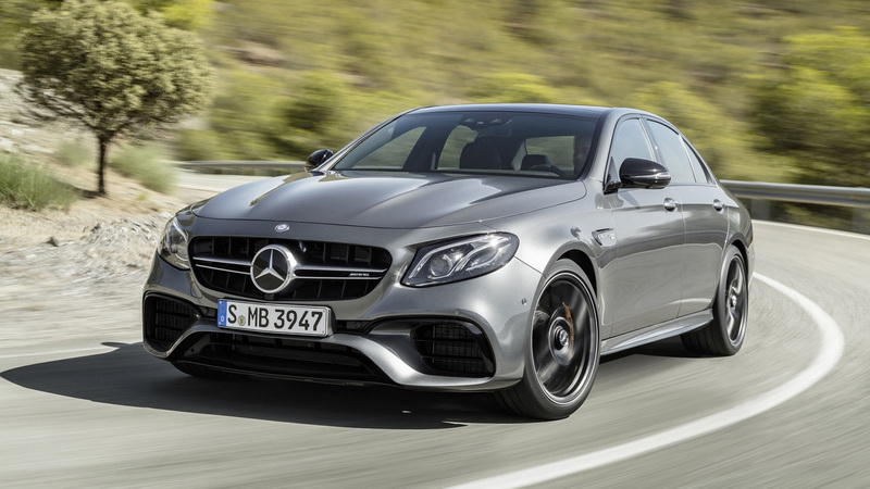 Mercedes-Benz похвастал самой мощной версией Е-класса, умеющей ездить боком