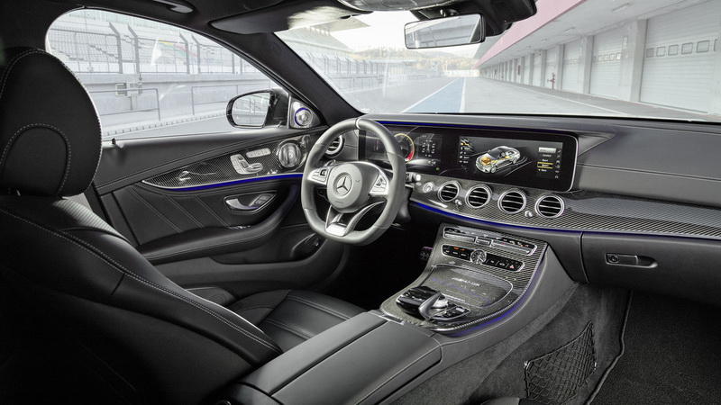 Mercedes-Benz похвастал самой мощной версией Е-класса, умеющей ездить боком