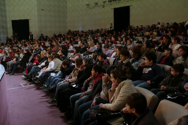 "Uzuncorab Peppi" azərbaycanca danışdı