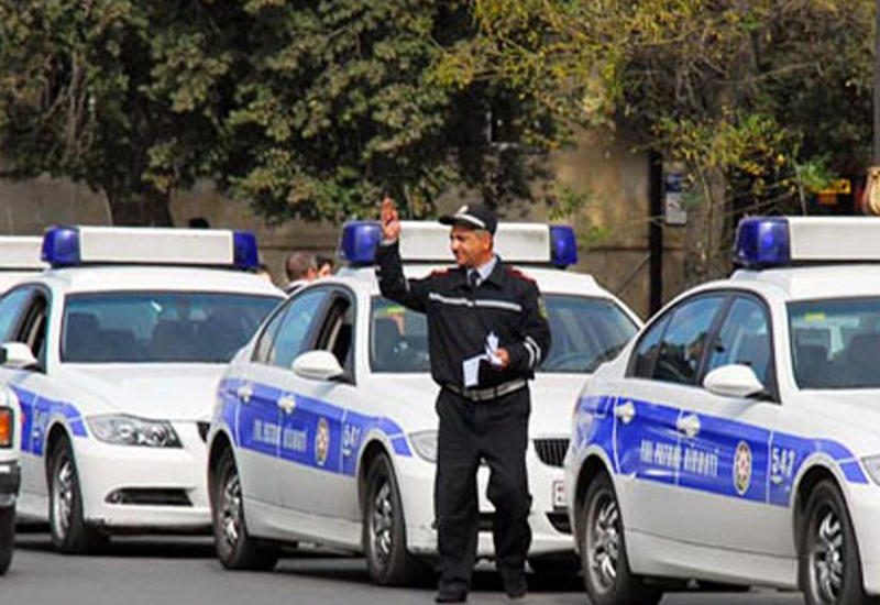 DYP açıqladı: Maşında söhbət etməyin 40 AZN cəriməsi var