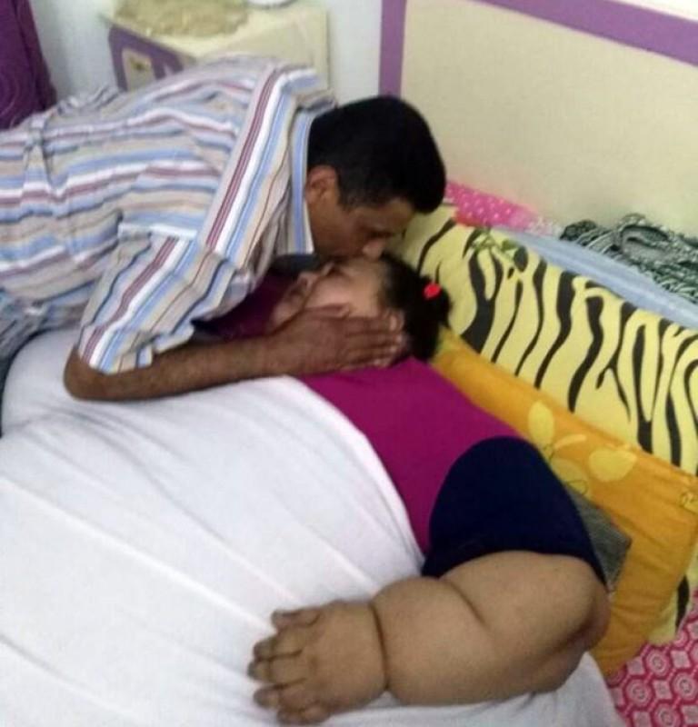 Dünyanın ən kök insanı: Onun 500 kilo çəkisi var