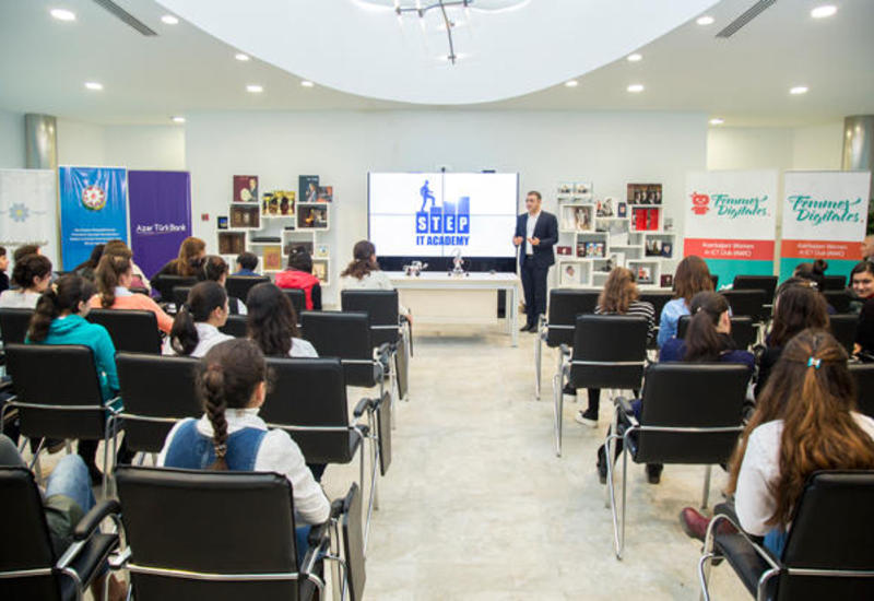 В Масаллы прошло первое ИКТ мероприятие для школьниц