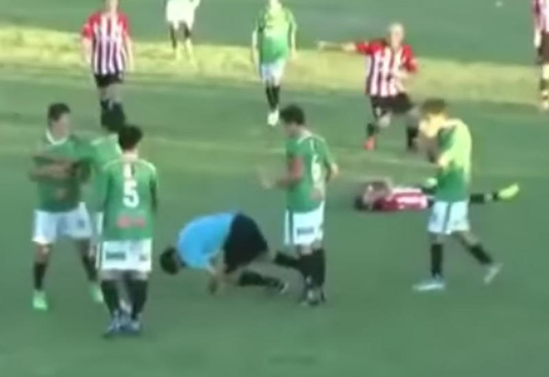 Появилось видео убийства мексиканского судьи во время матча