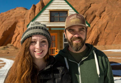 Эта пара путешествует в уютном домике на колесах, который они построили за $20 000 <span class="color_red">- ФОТО</span>