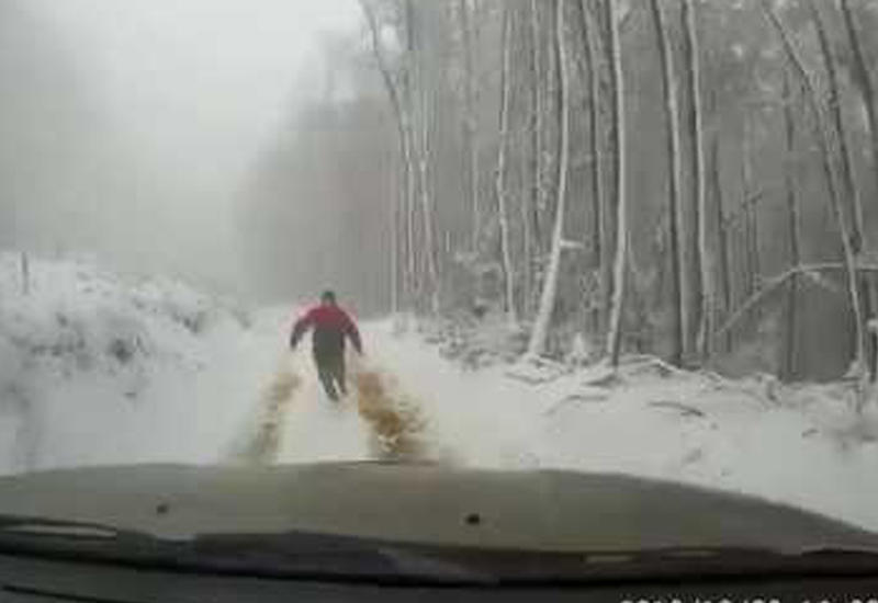 Водитель оставил машину на горке и поплатился за это