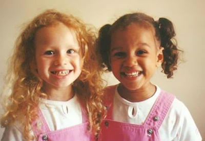 Разноцветные сестры-двойняшки — неожиданный феномен <span class="color_red">- ФОТО</span>