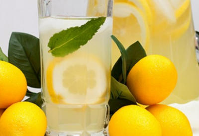 Пейте лимонную воду вместо таблеток, если вы столкнулись с одной из этих 13 проблем со здоровьем!