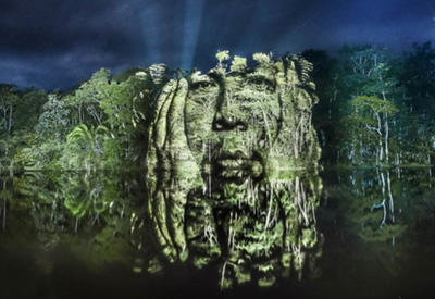 Мольба о помощи: световые проекции портретов индейцев на фоне амазонских джунглей <span class="color_red">- ФОТО</span>