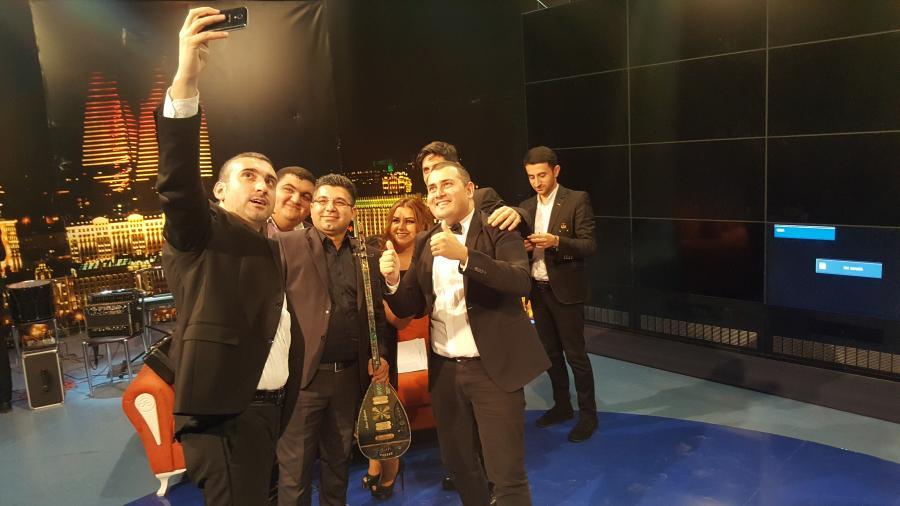 Xatirə İslam və Aşıq Əli duet oxudu