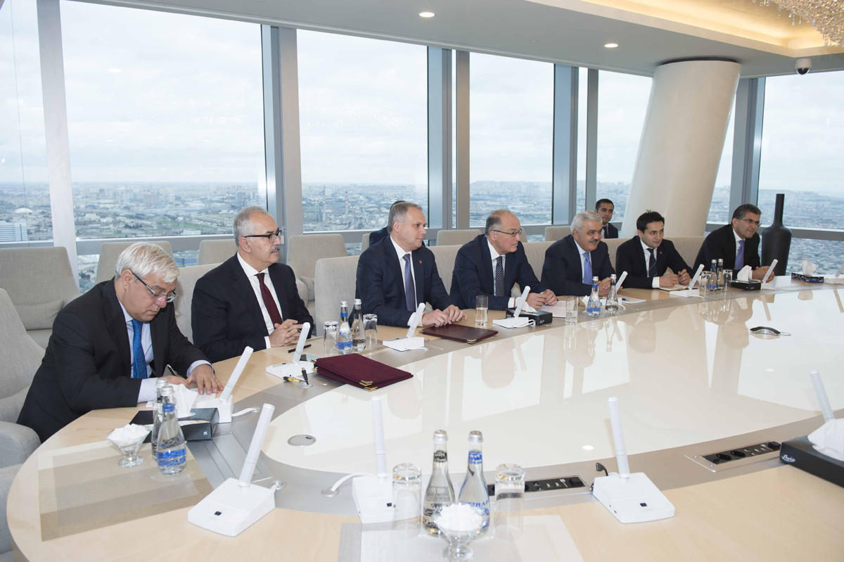SOCAR и Total подписали соглашение по крупному газовому месторождению