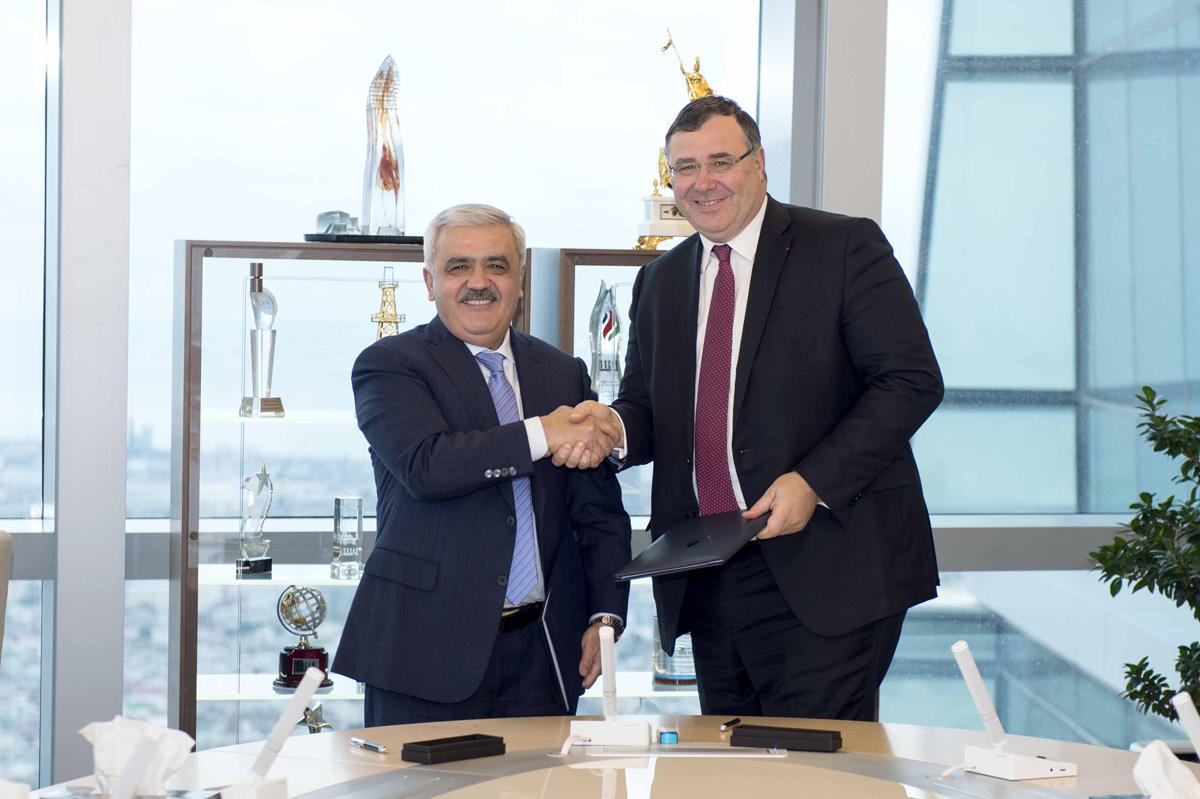SOCAR и Total подписали соглашение по крупному газовому месторождению