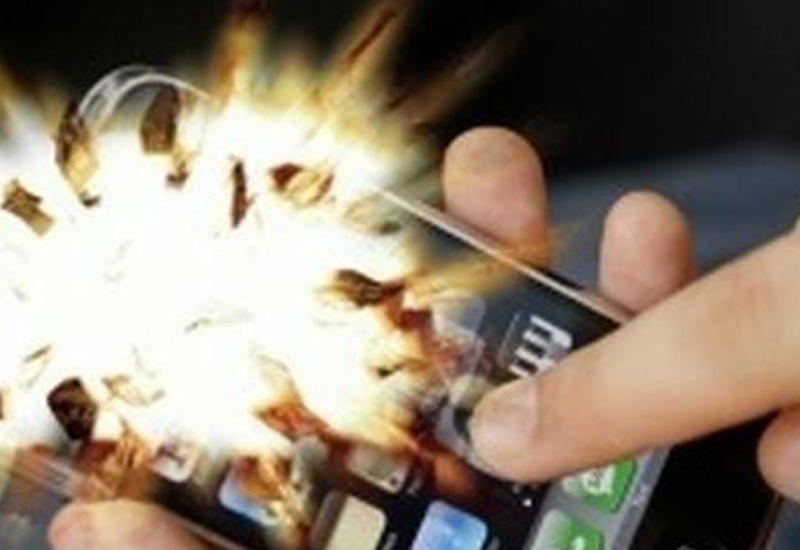 Мобильный телефон взорвался в руках владельца