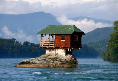 15 сумасшедших и необычных домов со всего света