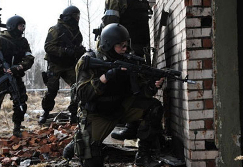 Десять спецназовцев не могут поймать одного преступника