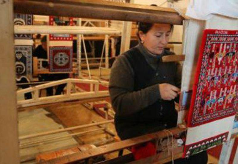 Cocuq Mərcanlılı qadınlar "Azərxalça"da işlə təmin olunacaqlar