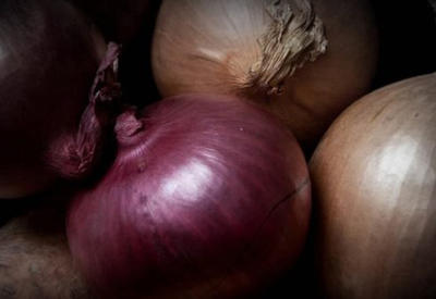 В чем же разница между красным, белым и желтым луком… <span class="color_red"> - 4 ФОТО</span>