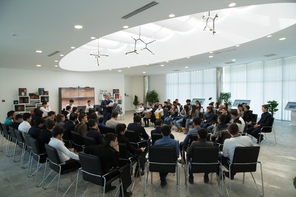 В Школе искусств Гейдара Алиева прошел тренинг на тему "Азербайджанские национальные музыкальные инструменты: история и современность"