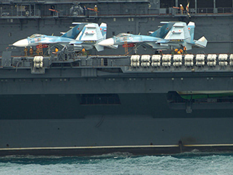 Российский истребитель Су-33 рухнул в море
