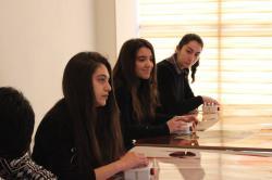 Gənc intellektuallar zirvəyə doğru