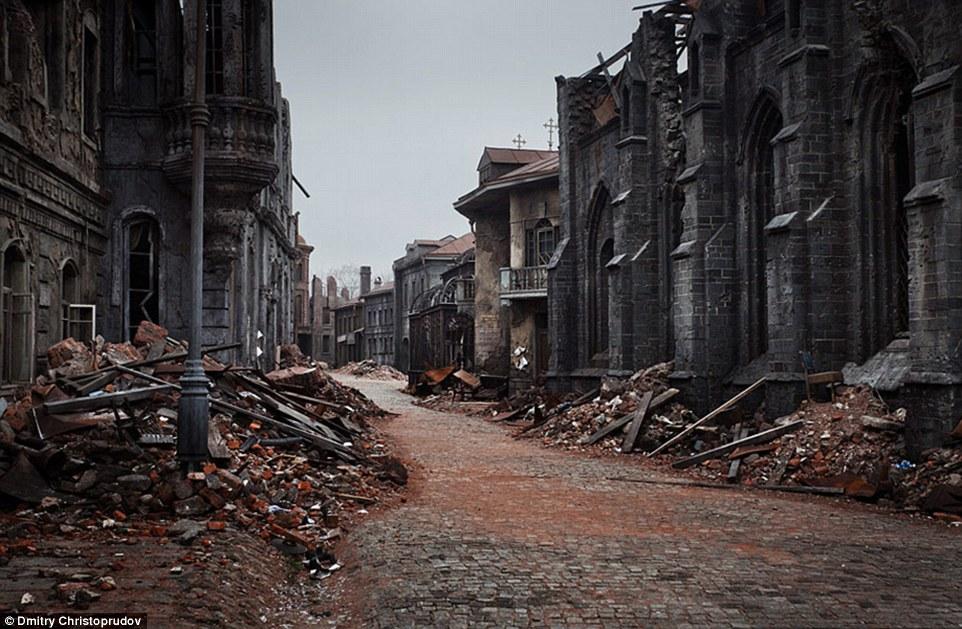 Декорации, переносящие во времена Второй мировой войны