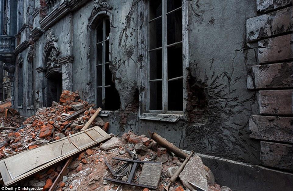 Декорации, переносящие во времена Второй мировой войны