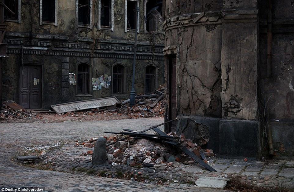 Декорации, переносящие во времена Второй мировой войны
