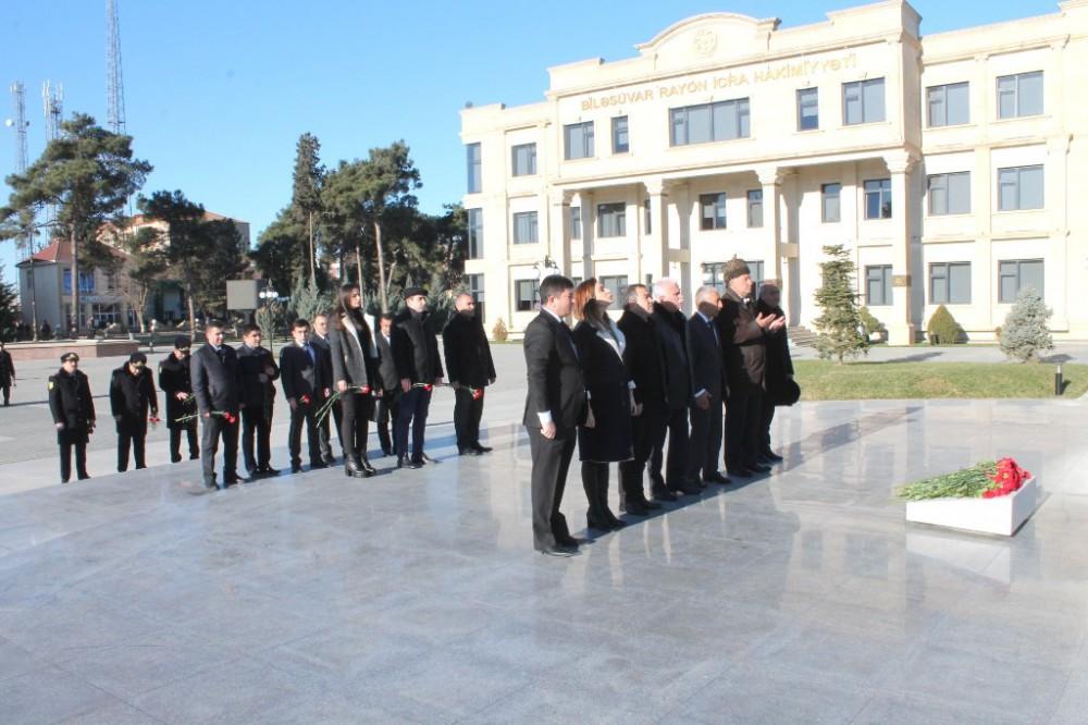Ürəklərdə özünə əbədi heykəl ucaldan dahi
