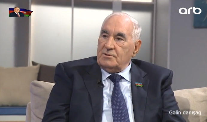 Fəttah Heydərov: "Avtomatlar bizə yönəlmişdi, Heydər Əliyev dedi ki, mən qorxmuram"