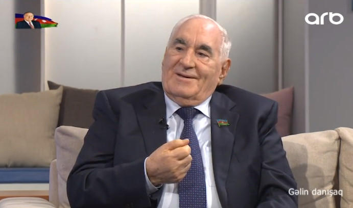 Fəttah Heydərov: "Avtomatlar bizə yönəlmişdi, Heydər Əliyev dedi ki, mən qorxmuram"