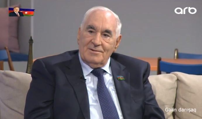 Fəttah Heydərov: "Avtomatlar bizə yönəlmişdi, Heydər Əliyev dedi ki, mən qorxmuram"