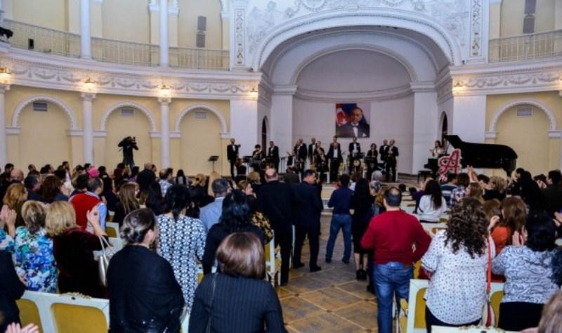 Великолепный концерт Айгюн Бейляр на сцене Филармонии