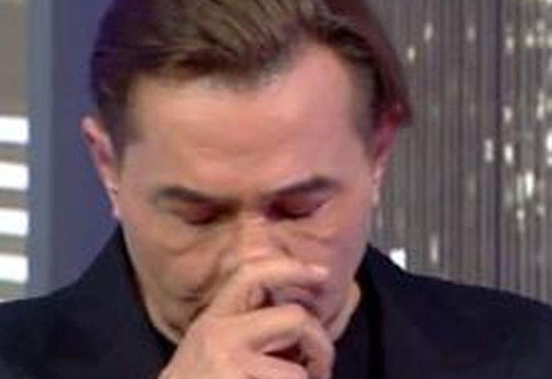 Aparıcı canlı yayımda göz yaşlarına hakim ola bilmədi