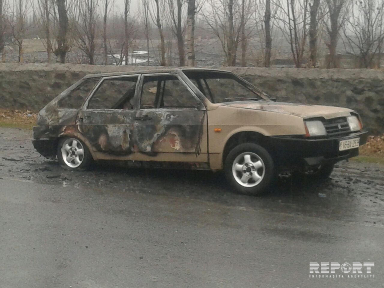 Qaxda avtomobil yanıb