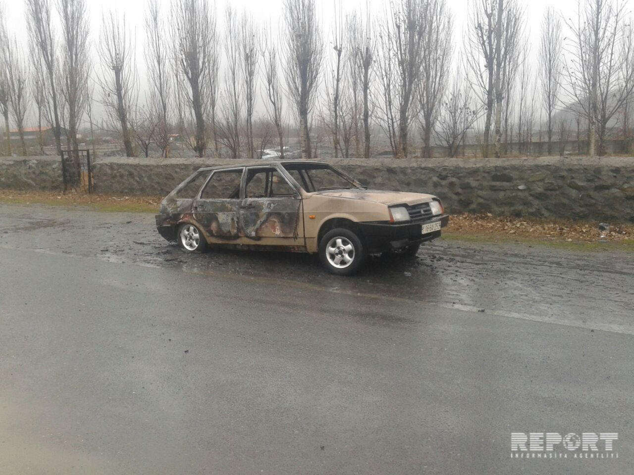 Qaxda avtomobil yanıb