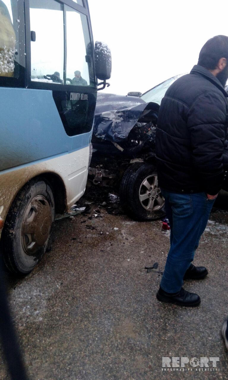 В Гусаре пассажирский автобус попал в аварию, много раненых