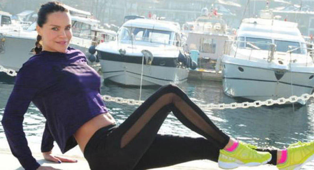 Ebru: ""İçimiz qan ağlayır"