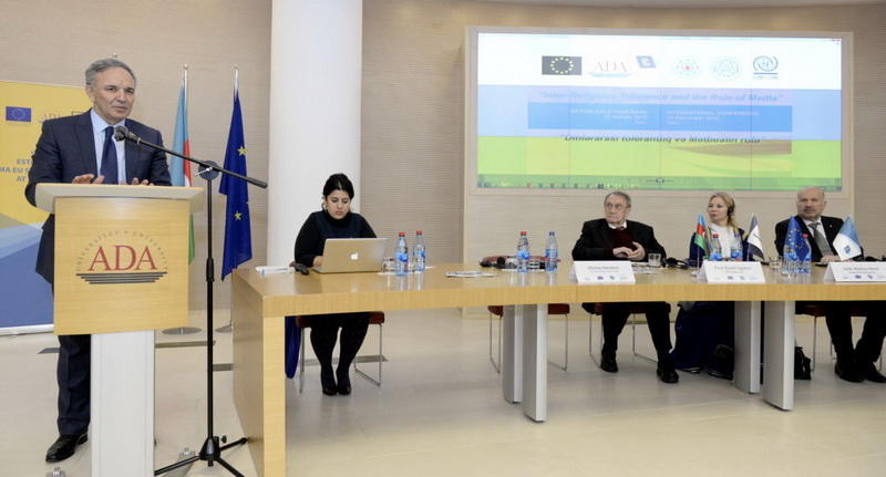 В Баку проводится международная конференция на тему «Межрелигиозная толерантность и роль прессы»