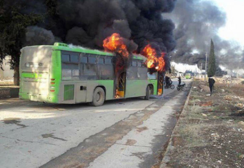 В Сирии боевики сожгли автобусы для эвакуации мирных жителей