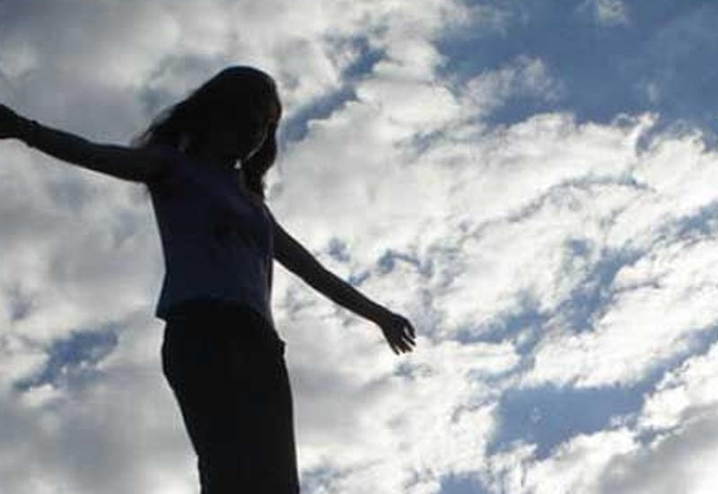 15-летняя дочь турецкого дипломата совершила суицид в Баку