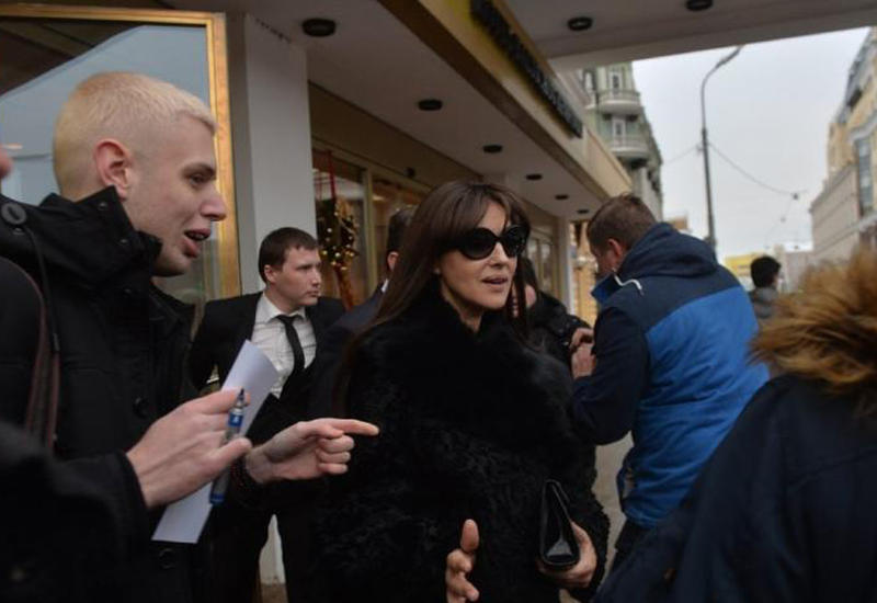 Monika Beluççinin Moskva səfəri zamanı xoşagəlməz anlar yaşanıb