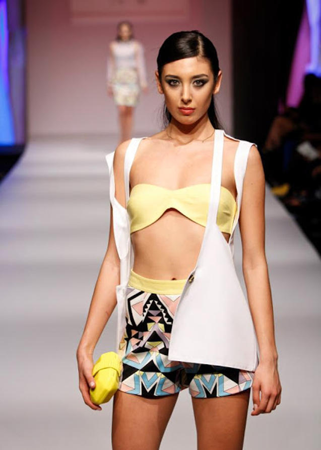 Müğənninin model xanımı ana olacaq