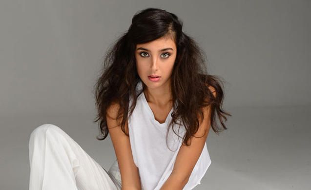 Müğənninin model xanımı ana olacaq