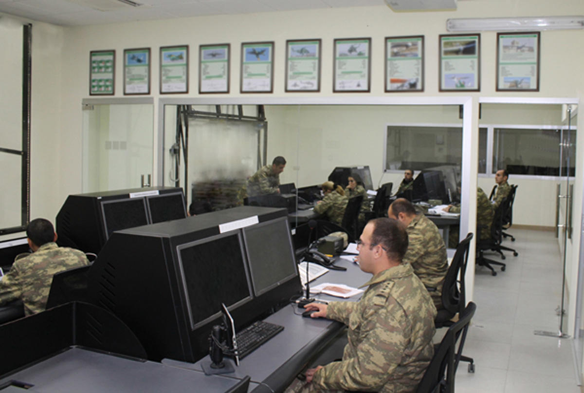 Азербайджан провел боевые стрельбы из зенитно-ракетных комплексов İldırım